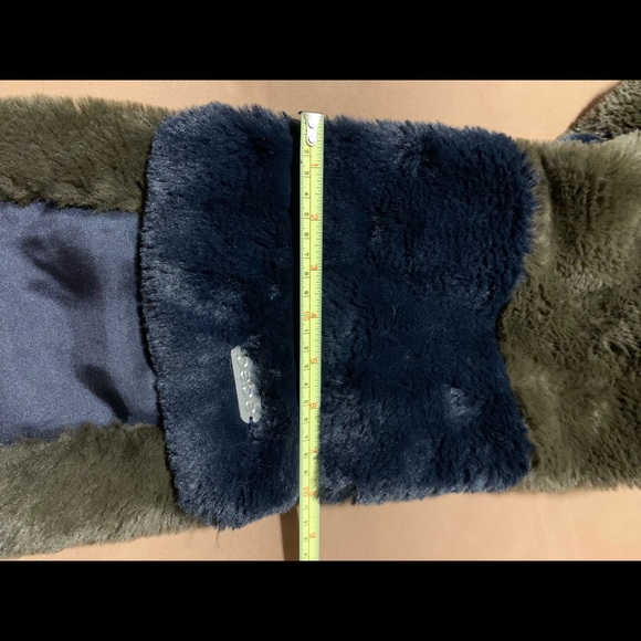 bebe extra long faux fur scarf/wrap w color blocking, NWT - Picture 6 of 6